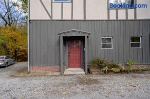 First Floor Getaway in Meadville - Image 2