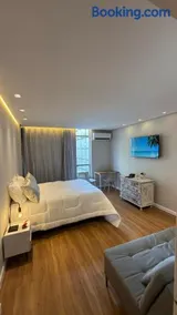 Apto 711 - Elegância com vista parcial da Praia - Image 1