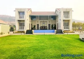 Isola Luxury Farm Suites - Image 2