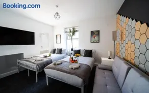 Open Mind Property - Cozy Flat with 2 Double Beds - Image 4