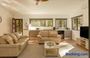 Oakey Creek Retreat - Image 1