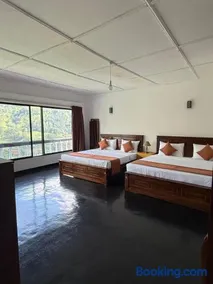 Five Waterfalls View Bungalow - Image 2