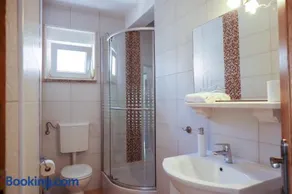 Apartment Amore - 2 bedroom, 2 bathroom, sea view terrace, 250m from beach - Image 5