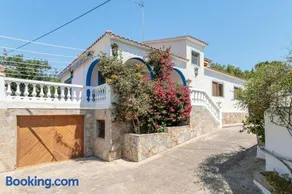 Villa Manolita in the area of Busot with 5 bedrooms and large private swimming pool - Image 4