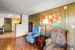 Stone's Beach House - Image 2