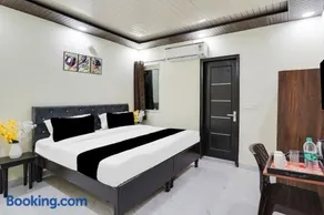 Collection O Nirman Vihar - Image 2