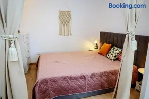 Sophie Studio - Top center, Cozy & Work-Friendly near AUBG, Free streaming platforms - Image 2