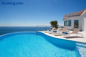 Blue Dream Villa - Image 1