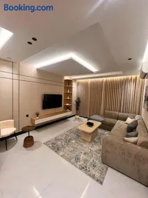 شقة كامله ومطبخ وسط جدة - Image 1