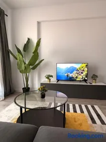 Rodin Residence-New Apartment with Self Check In - Image 1