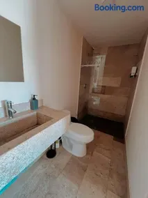 Departamento en Costa de Oro a 2 cuadras de la playa y restaurantes a 5 minutos de wtc y centros comerciales 2 habitaciones 3 camas y 2 baños - Image 3