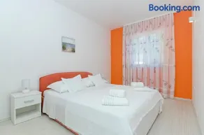 Guest house LUCIJA with swimming pool - Image 2