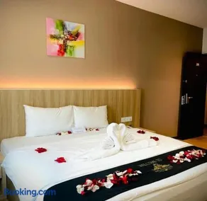 Maple Boutique Hotel - Image 2