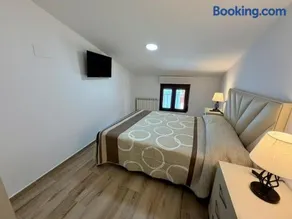 Apartamentos TORRE DE LARA - Image 1