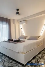 Sweet Suites - Image 3