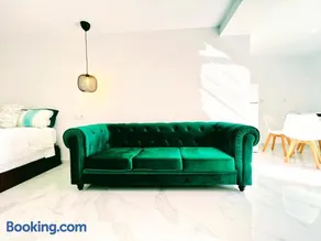 Garden Boutique - Image 2