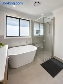 Relaxing Two-Level Retreat in Austral, NSW - Image 4