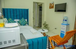 Turquoise Studio with free WIFI - Image 4