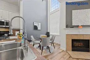 Upscale 3 Bedroom Townhome in M-Streets! - Image 3