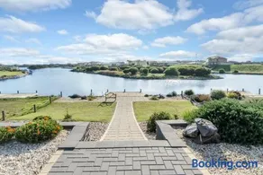 Isla Bonita - Pet Friendly - Not Fully Fenced - No Linen Included - Image 4