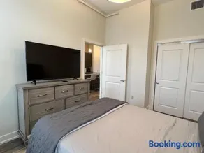 Strongback Suite 205 - Image 3