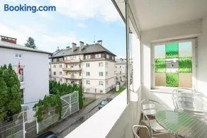 Easyapartments Riverside - Image 5