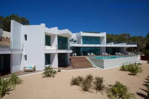 Serene Escape: Seaside Villa in Ibiza, 1001 - Image 3
