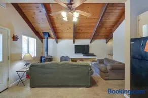 Pinecrest Dodge Ridge Cabin: Shared Outdoor Space - Image 4