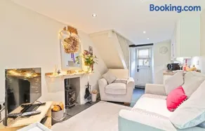 Cosy Llangattock Hideaway - Image 5