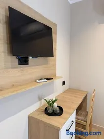 Fly Rooms - Image 2