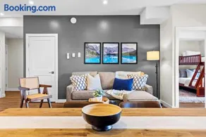 Tranquil 2BR Golden Oasis |BBQ, Balcony, MTN Views - Image 5