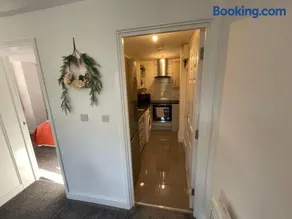 Luxury One Bed Apartment Stevenage - Image 4