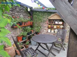 Little Orchard Apartment - Image 4