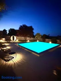YAMM Pool House - Image 1