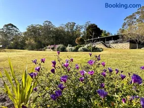 Wollombi Country House and Gardens - Image 2