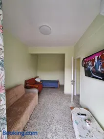 Olive Tree Apartment - Image 1