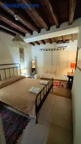 Simona Stone House - Image 3