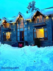 Cliffside cottage - Image 3
