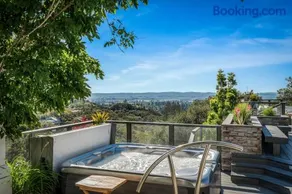 The Overlook Family Home by Sonoma Stays - Image 1
