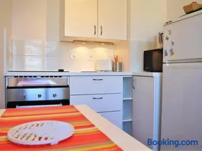 Appartement 2 pièces avec piscine et parking à 2 pas de la plage au Lavandou - Image 5