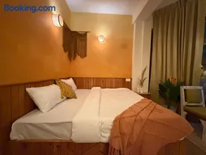 Tora House - Image 2