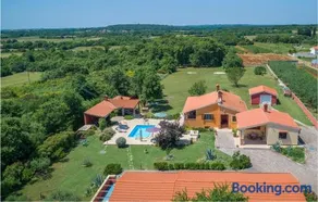 Gorgeous Home In Muntic - Image 5
