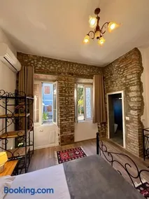 InTown Guesthouse Shkoder - Image 2