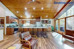 Lakeside Lodge - Image 4
