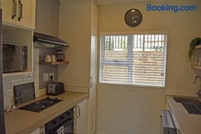 1009 Studio Apartment Pont de Val - Image 4