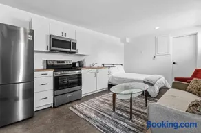 Lakeside Haven suite - Image 4