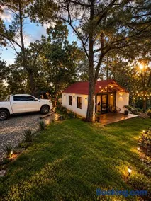 Cabaña Romántica con Tina para Parejas - Image 3