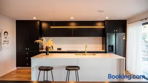 Amazing view Architech Home 8Minutes to Hobart CBD - Image 2