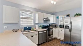 Coastal Cottage with Private Beach - Image 4