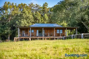The Hitching Rail Hut - Relax, Unwind & Reconnect - Image 1